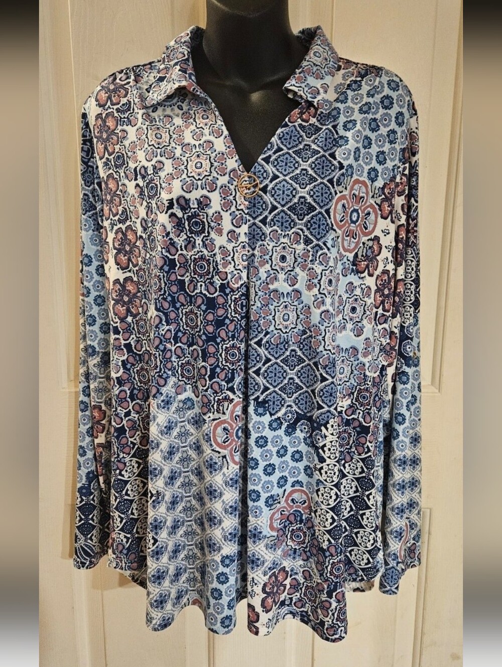 NWT Valolia Mixed Patchwork V-Neck Tunic Blouse - Size XL